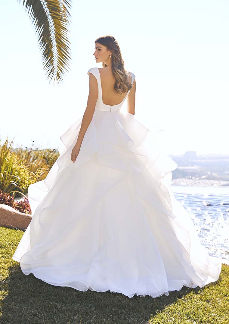 Dominika by Pronovias is for the bride who dreams of being a princess bride on their wedding day. It is available in Belladonna Bridal, Galway.